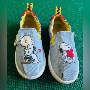 TOMS X Peanuts the Kids' Tiny Alpargata Slip-Ons!

Size 9T

Retail $40